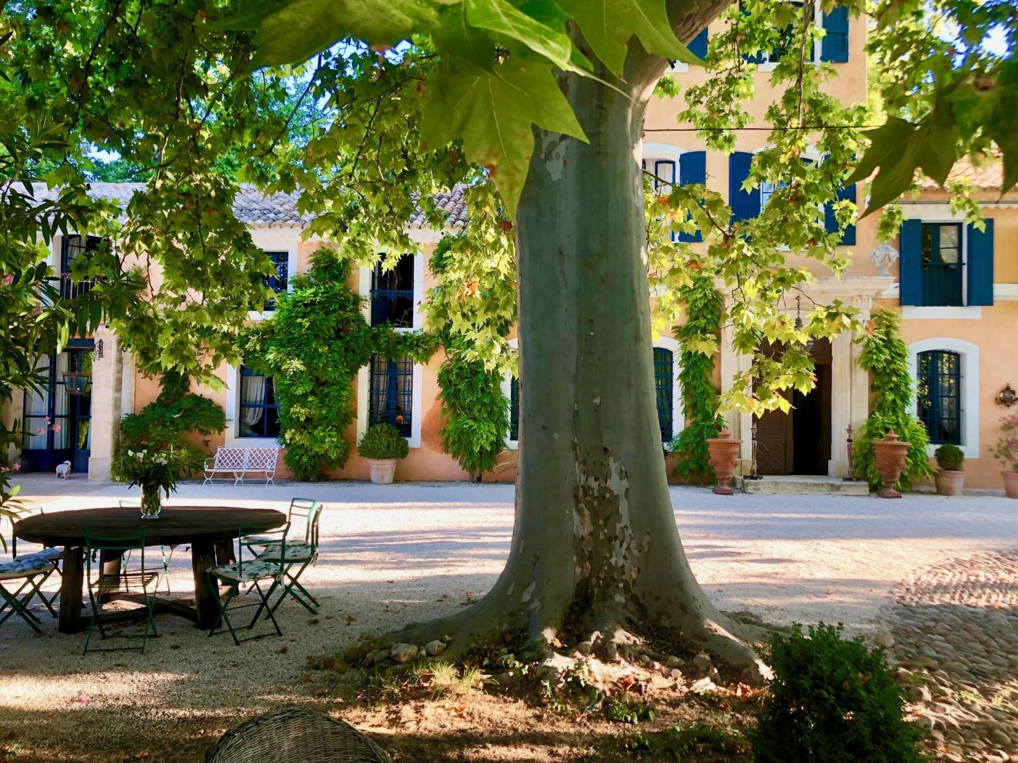 Bastide Du Regent Hotel Le Thor Exterior photo