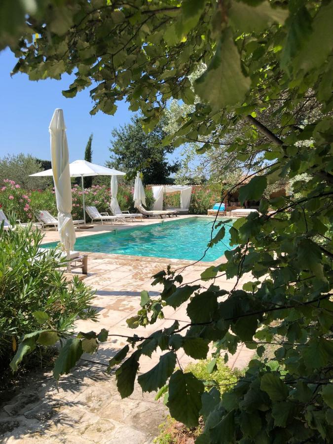 Bastide Du Regent Hotel Le Thor Exterior photo